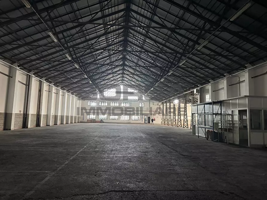 Immagine 1 di Magazzino in vendita  in Via Salvatore Orlando 10 a Livorno