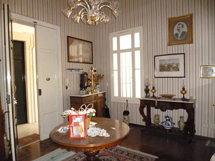 Immagine 14 di Pentalocale in vendita  a Ragusa