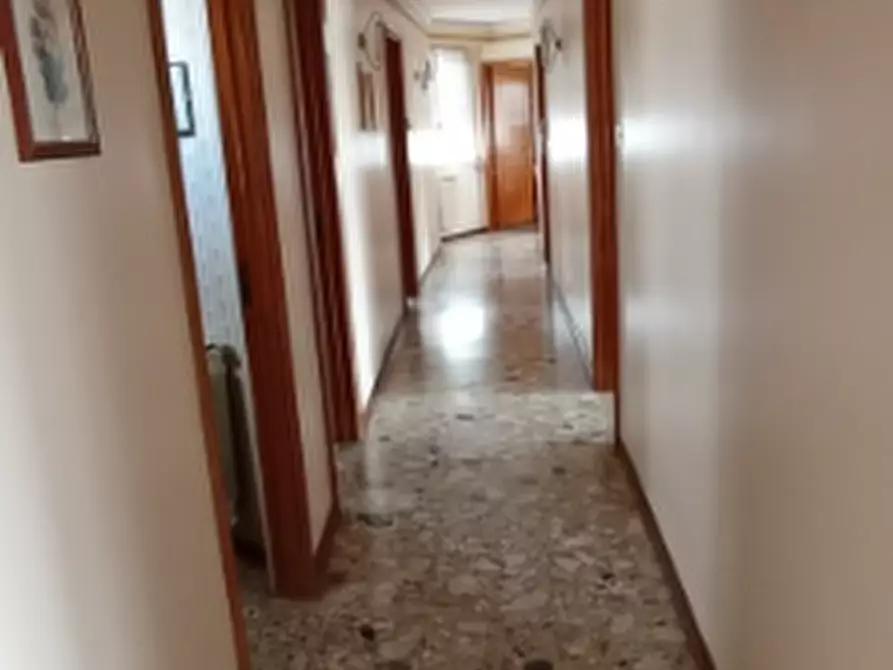 Immagine 17 di Pentalocale in vendita  a Ragusa