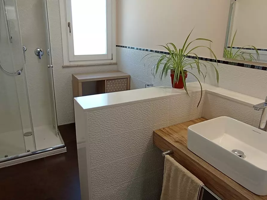 Immagine 23 di Pentalocale in affitto  a Ragusa