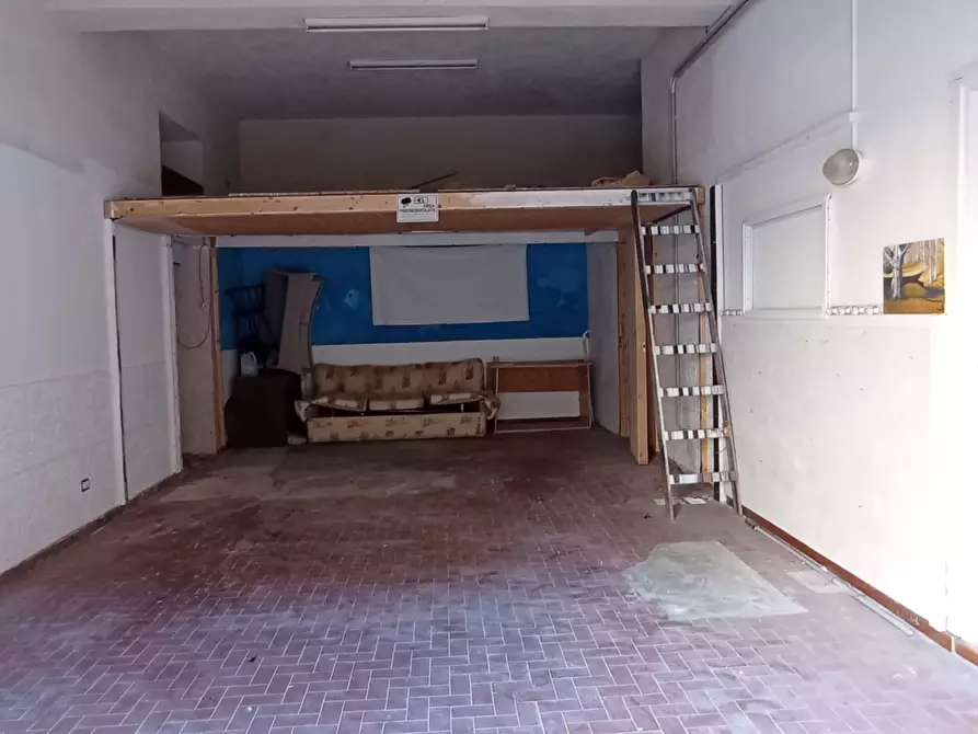 Immagine 1 di Garage in vendita  a Ragusa