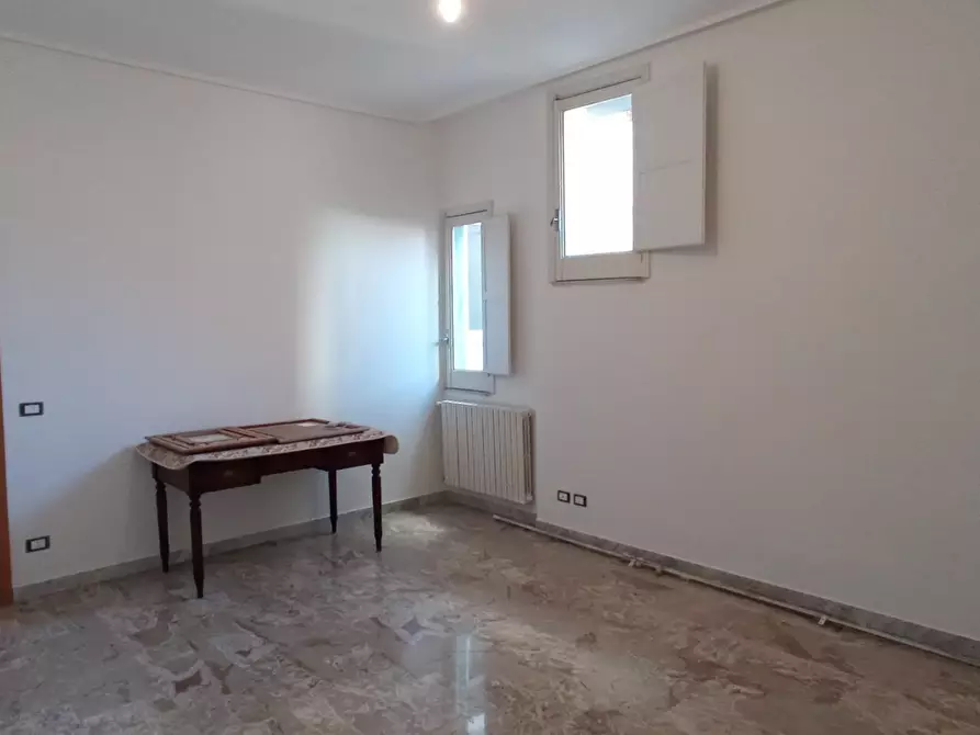 Immagine 11 di Quadrilocale in vendita  a Ragusa