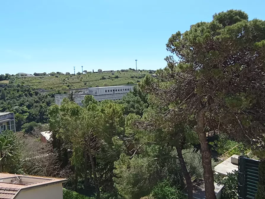 Immagine 23 di Pentalocale in vendita  a Ragusa