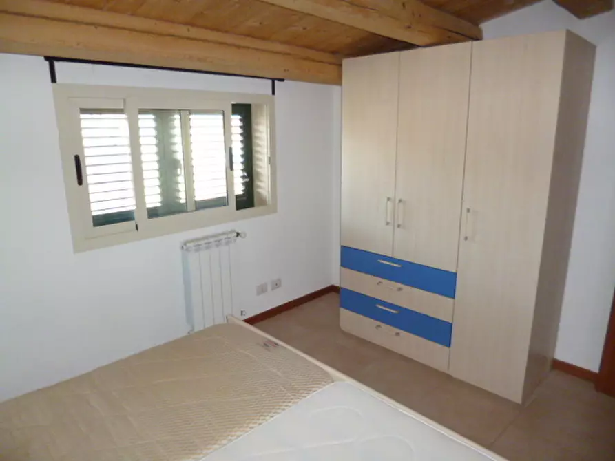Immagine 12 di Bilocale in affitto  a Ragusa