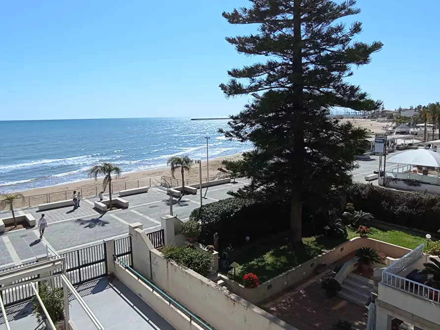 Immagine 13 di Trilocale in vendita  a Ragusa