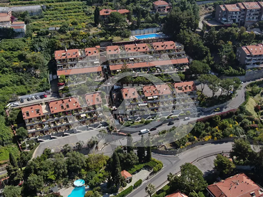 Immagine 37 di Bilocale in vendita  in Via Padre Semeria 54 a Ospedaletti