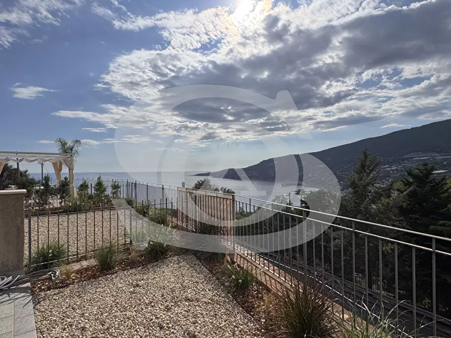 Immagine 5 di Quadrilocale in vendita  in Via degli Anemoni s.n.c. a Ospedaletti