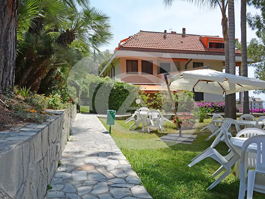 Immagine 36 di Monolocale in vendita  in Viale dei Pepi 13 a Ospedaletti