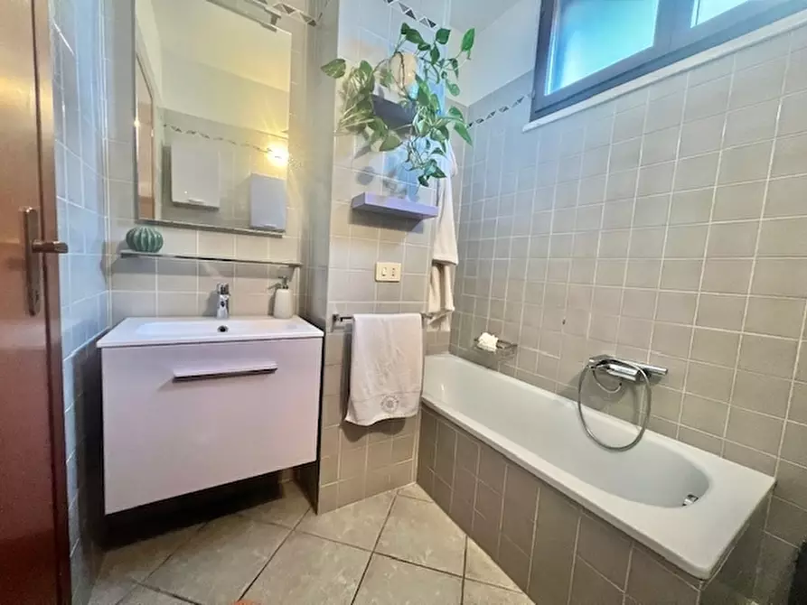 Immagine 27 di Trilocale in vendita  a Cesena