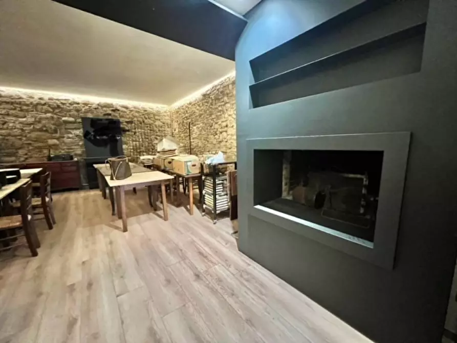 Immagine 37 di Locale commerciale in vendita  a Bertinoro