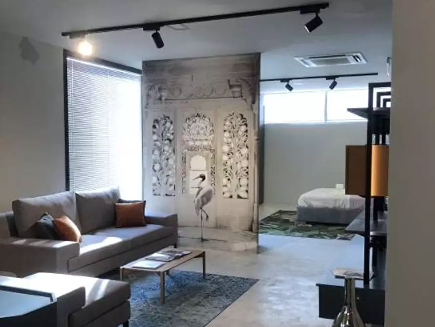 Immagine 4 di Showroom in vendita  a Forli'