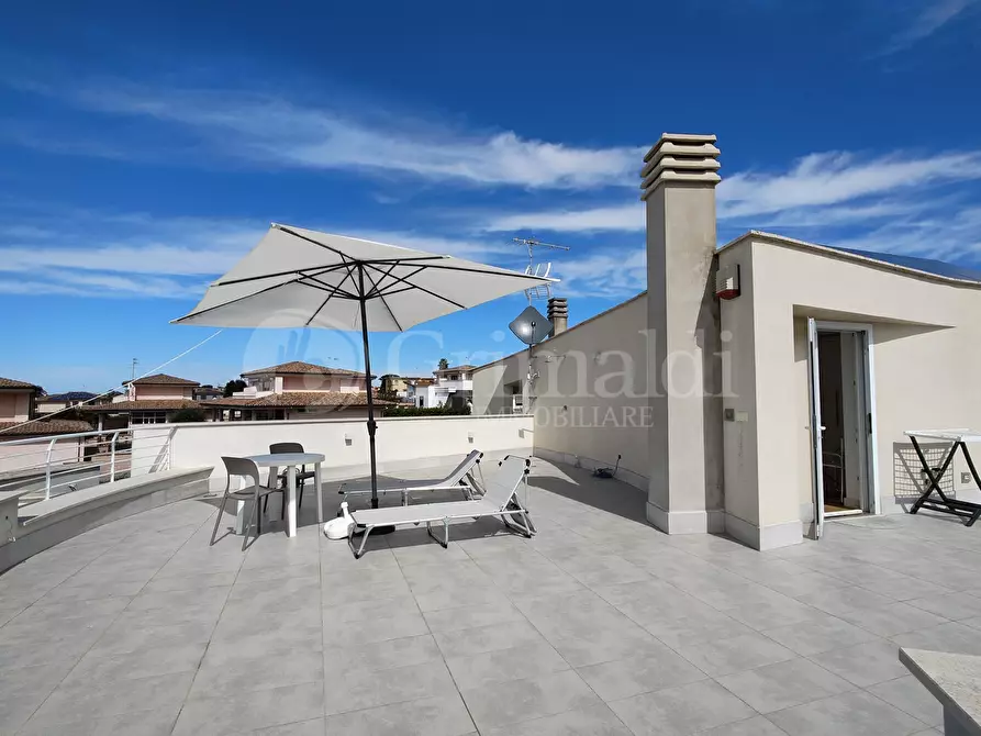 Immagine 49 di Villa in vendita  a Anzio