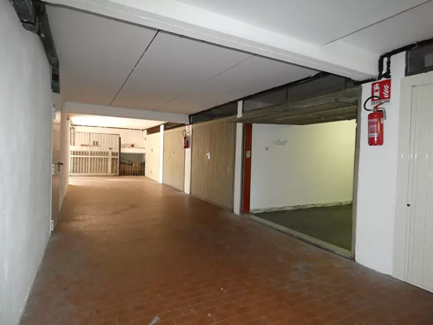 Immagine 3 di Magazzino in vendita  in Via Olanda 28 a Sestri Levante