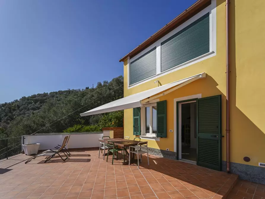 Immagine 10 di Appartamento in vendita  in Via Villa Ginestra 23 a Sestri Levante