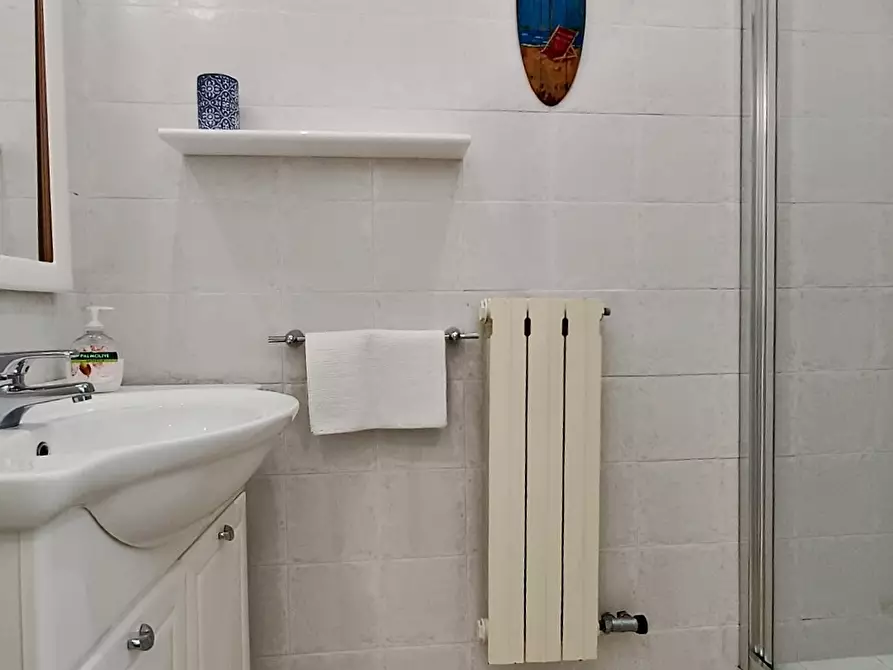 Immagine 14 di Trilocale in vendita  in Via Olanda 159 a Sestri Levante