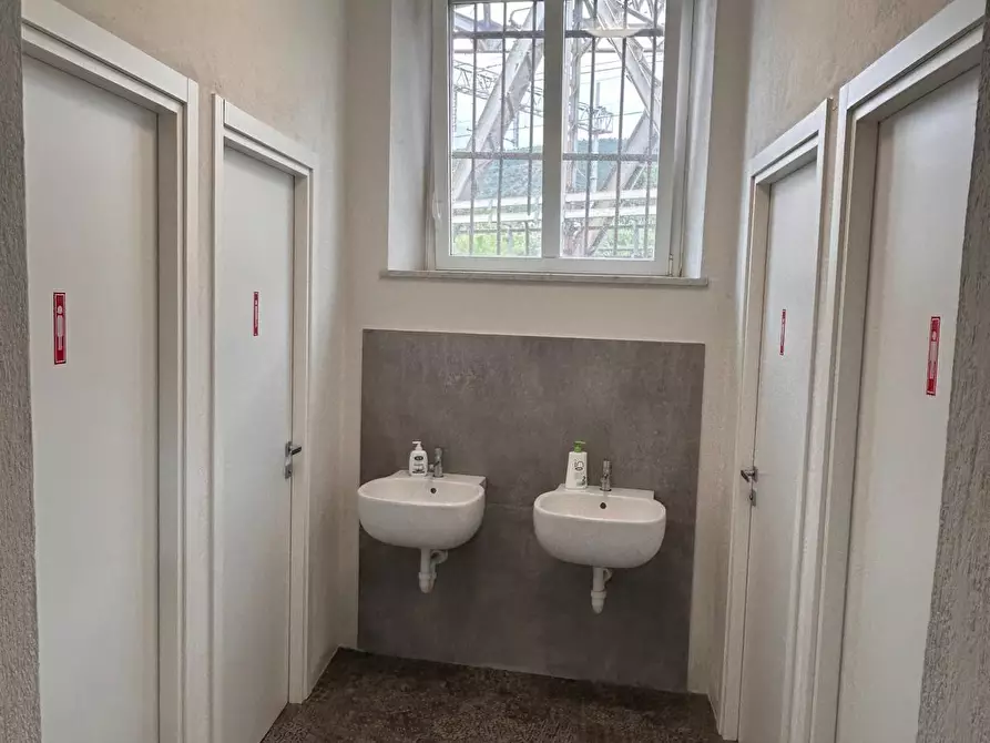 Immagine 4 di Locale commerciale in vendita  in Via Nazionale 187 a Sestri Levante