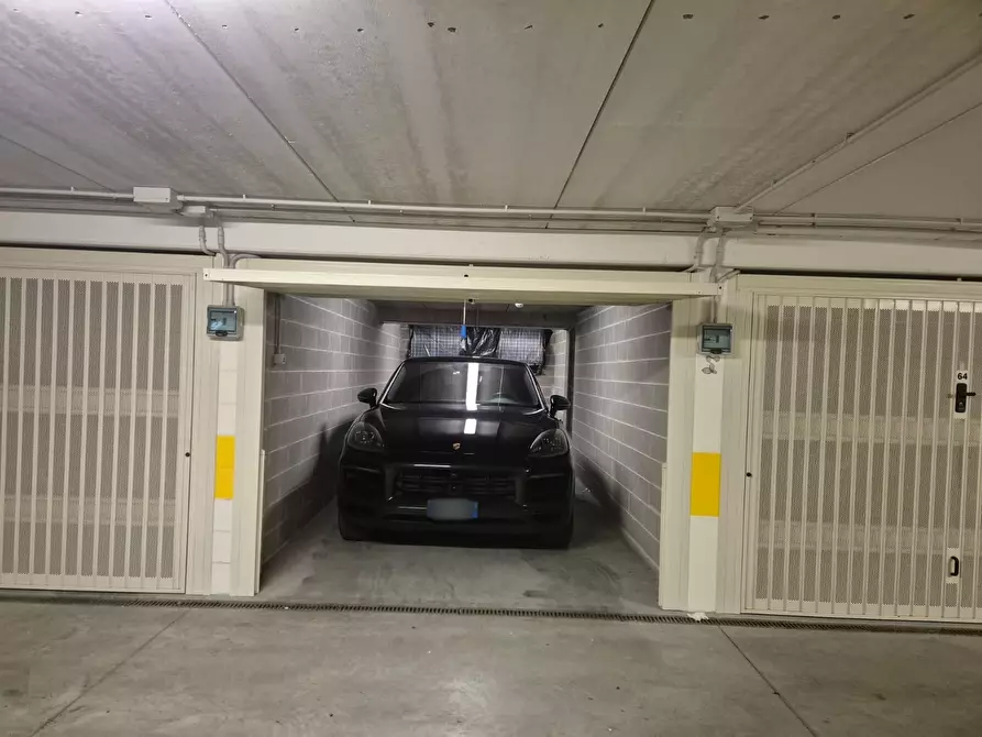 Immagine 10 di Garage in vendita  in Piazza della Stazione 6E a Sestri Levante