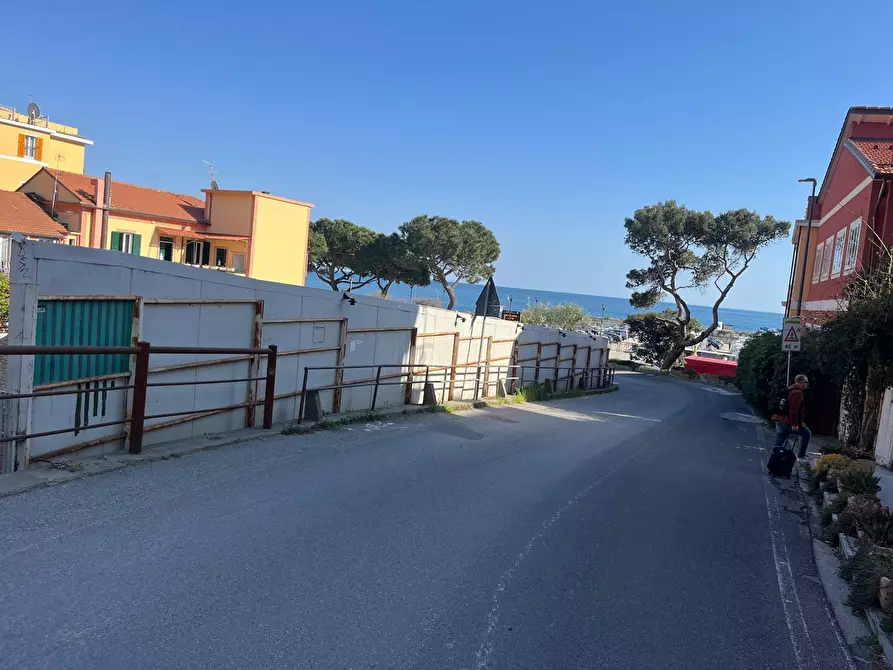Immagine 17 di Affittacamere in vendita  in Via Padre Semeria 9 a Monterosso Al Mare