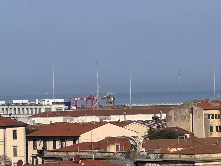 Immagine 2 di Trilocale in affitto  a Livorno