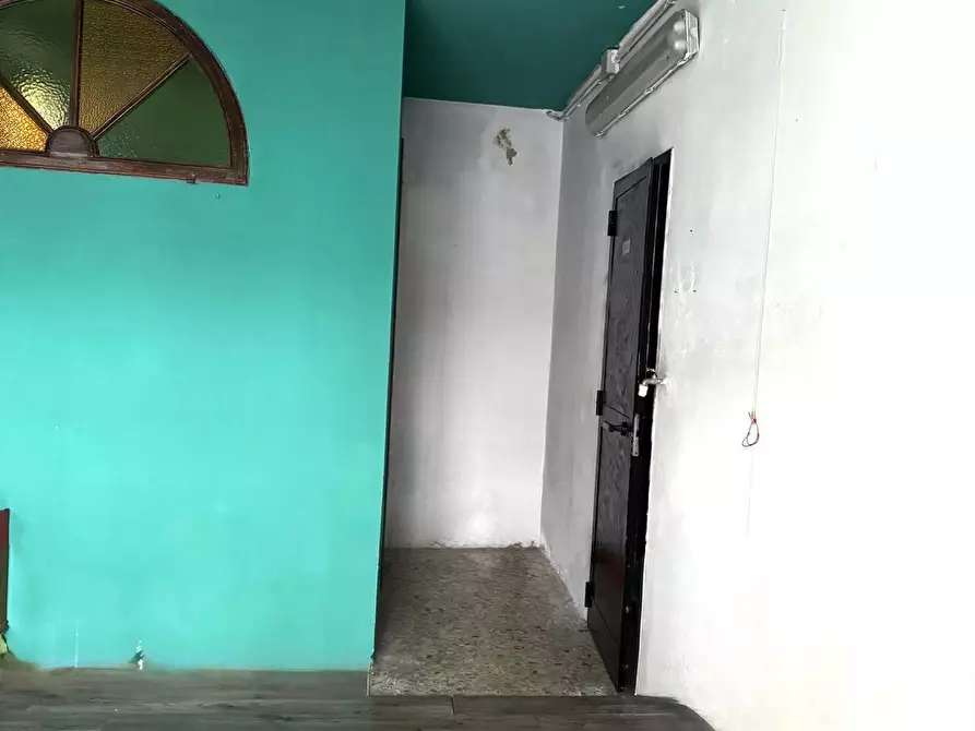 Immagine 2 di Locale commerciale in affitto  in Corso Amedeo 208 a Livorno