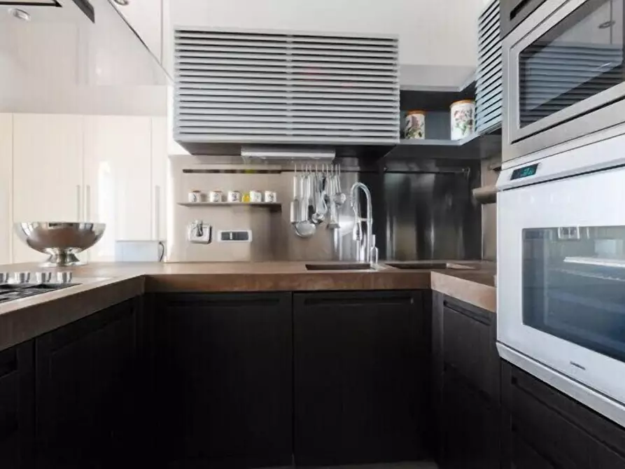 Immagine 13 di Villa in affitto  a Livorno