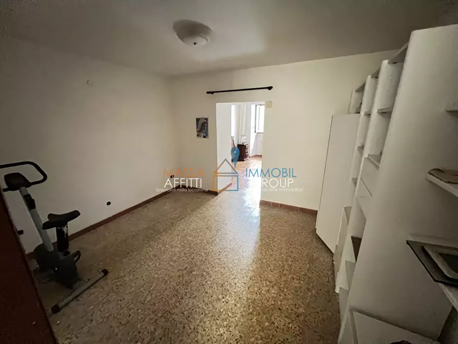 Immagine 11 di Casa semindipendente in vendita  in Via Felice Cavallotti 33 a Massa