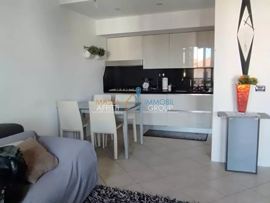 Immagine 3 di Pentalocale in vendita  in Via dei Corsari 19/A a Massa