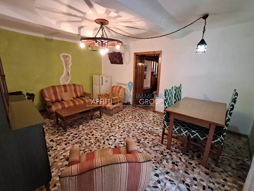 Immagine 4 di Porzione di casa in vendita  in Via dei Colli 141 a Massa