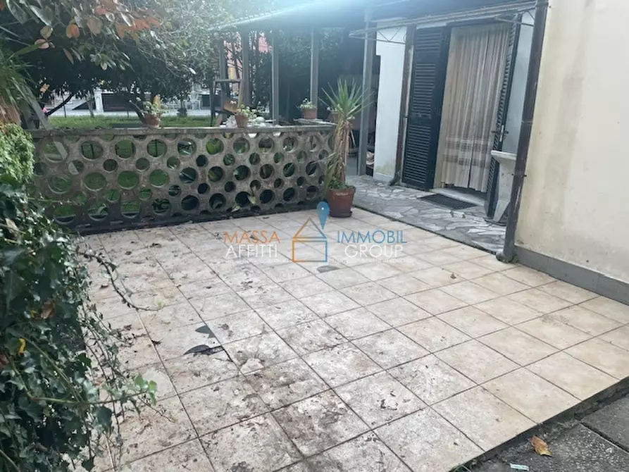 Immagine 1 di Porzione di casa in vendita  in Via Villafranca 11 a Carrara