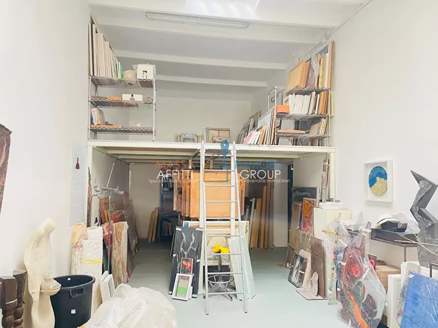 Immagine 4 di Magazzino in vendita  in Via del Bargello 32 a Massa