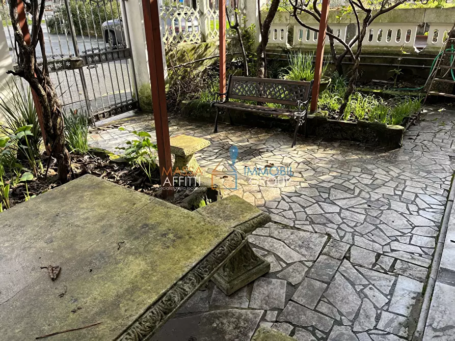 Immagine 2 di Terratetto in vendita  a Massa