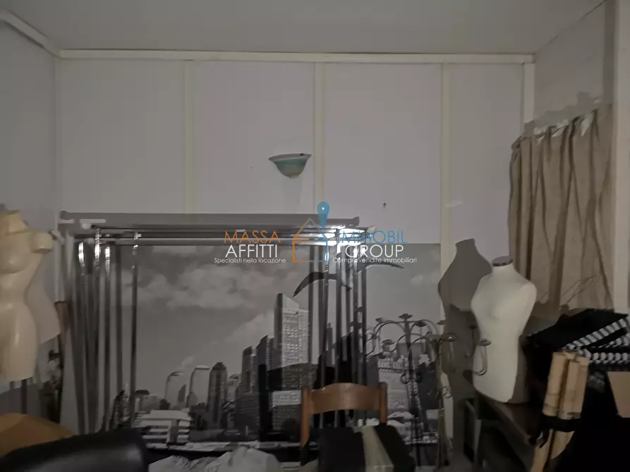 Immagine 4 di Attività commerciale in vendita  in Viale Stazione 12 a Massa