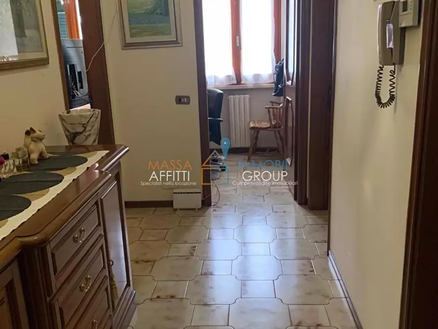 Immagine 5 di Appartamento in vendita  in Viale Stazione 61 a Massa
