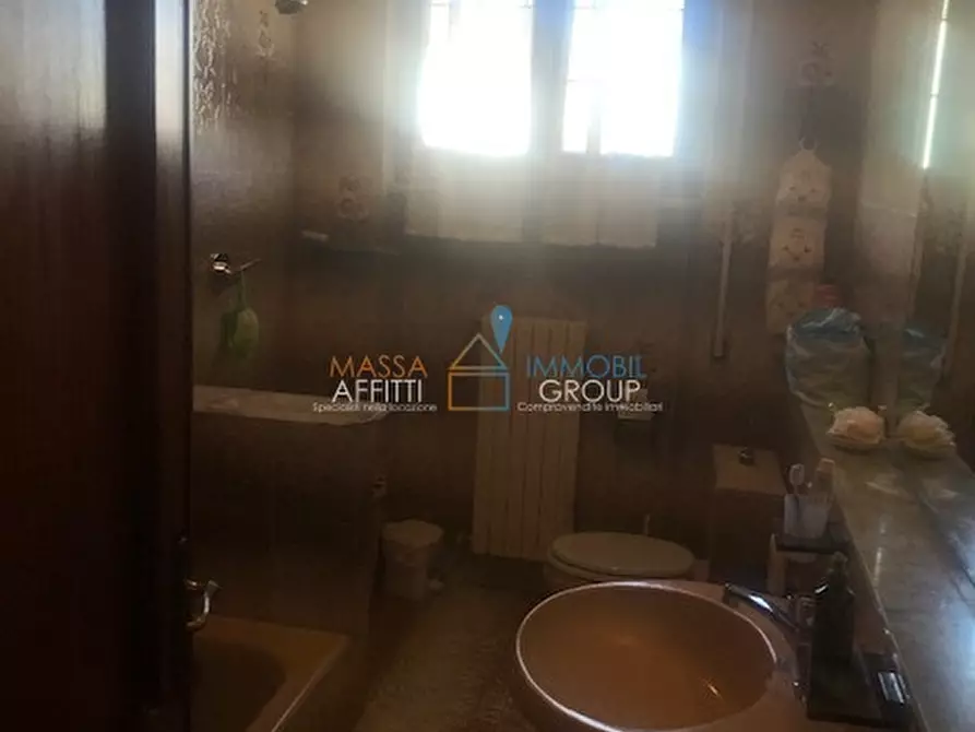 Immagine 26 di Villetta a schiera in vendita  in Via Puliche 308 a Massa