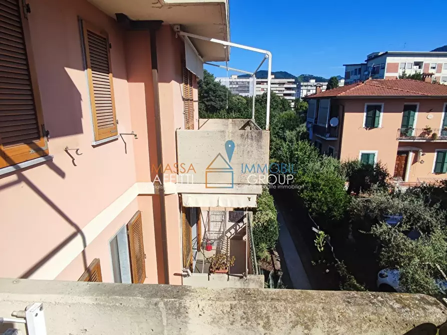 Immagine 11 di Quadrilocale in vendita  in Viale Eugenio Chiesa 6 a Massa
