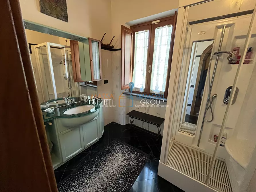 Immagine 21 di Villa in vendita  in Via San Lorenzo 70 a Massa