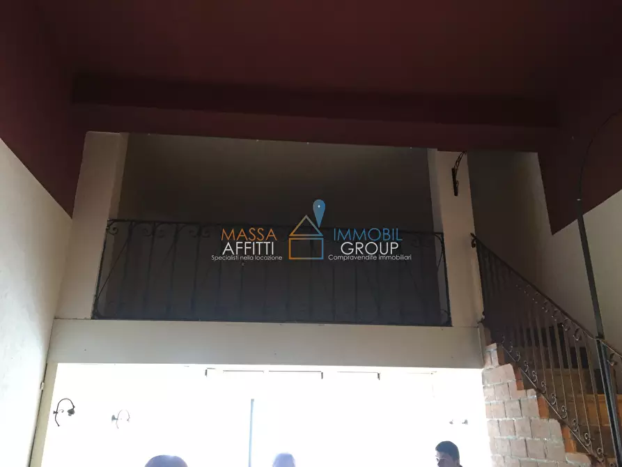 Immagine 5 di Attività commerciale in vendita  in Piazza Aranci 13 a Massa