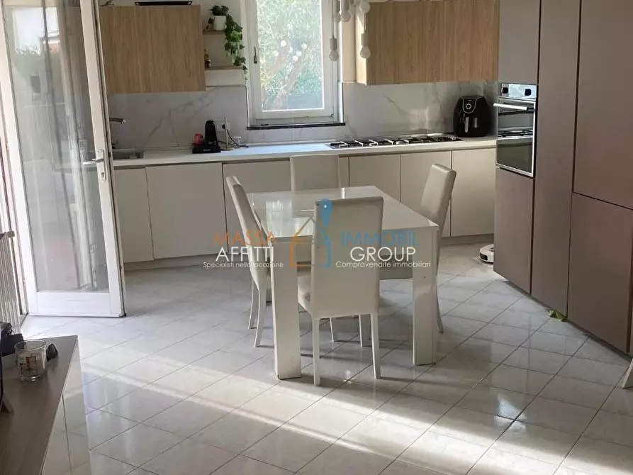 Immagine 6 di Quadrilocale in vendita  in Via Fiume 90 a Massa