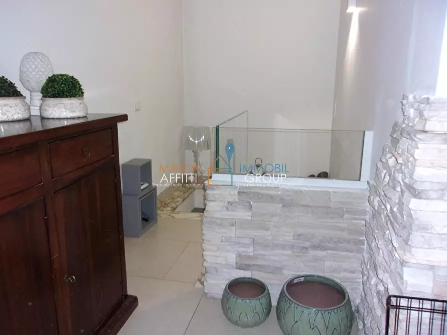 Immagine 20 di Pentalocale in vendita  in via rinchiostra a Massa