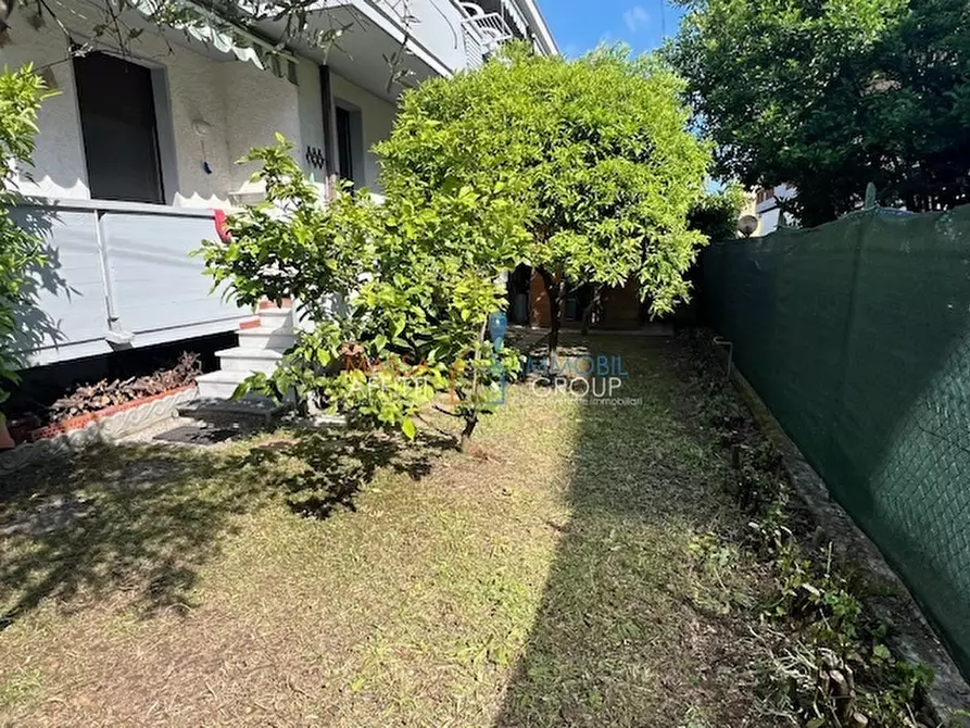 Immagine 5 di Trilocale in vendita  in Largo Quercioli 16 a Massa