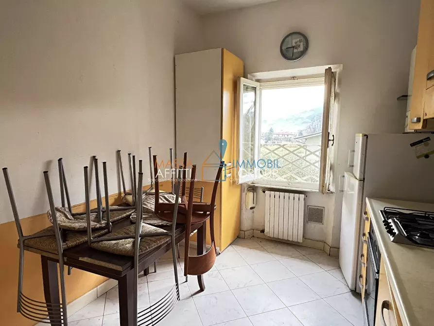 Immagine 2 di Porzione di casa in vendita  in Via dei Lecci 3 a Massa