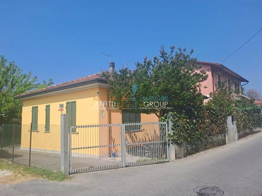 Immagine 2 di Casa indipendente in vendita  in Via Pietrasanta 66 a Massa