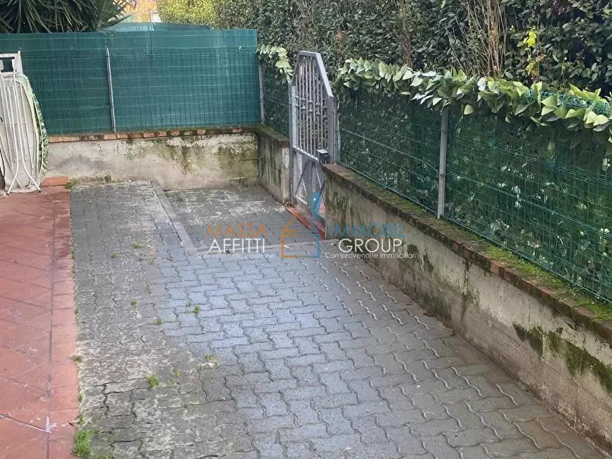 Immagine 3 di Quadrilocale in vendita  in Via Fiume 90 a Massa
