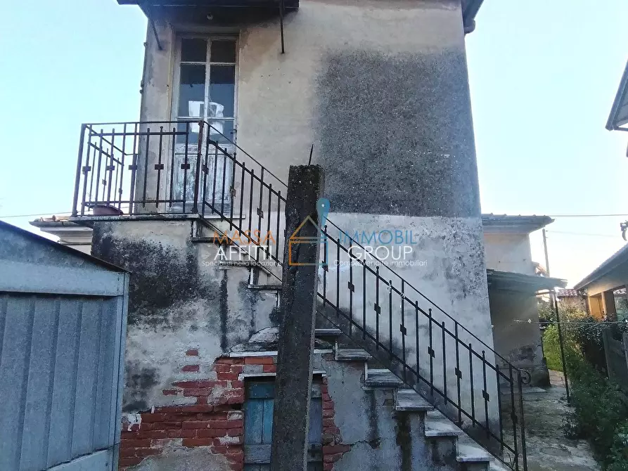 Immagine 7 di Casa indipendente in vendita  in Via Petroniano 10 a Massa