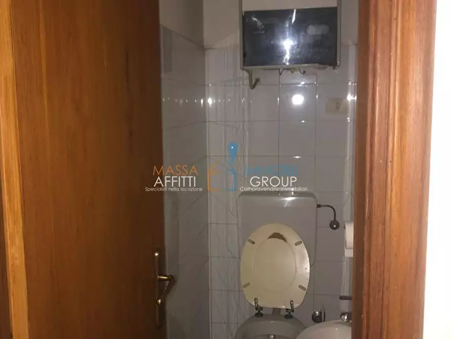 Immagine 5 di Locale commerciale in affitto  in Via Padreterno 9C a Montignoso