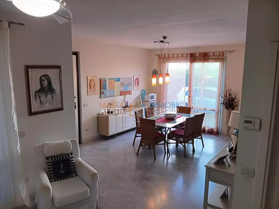 Immagine 5 di Villetta a schiera in vendita  in Via Stradella 106 a Massa