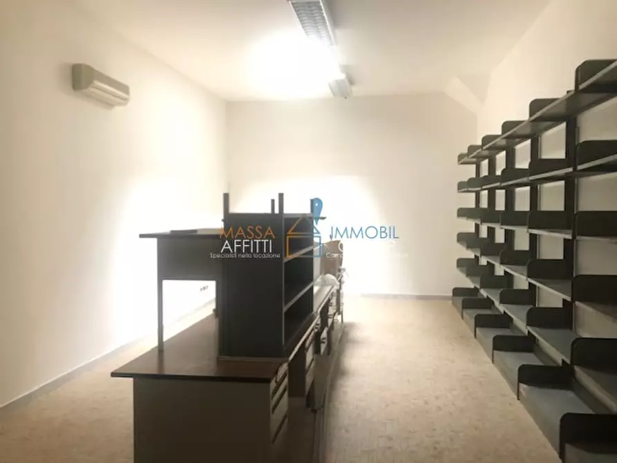 Immagine 19 di Ufficio in affitto  in Via Democrazia 7 a Massa