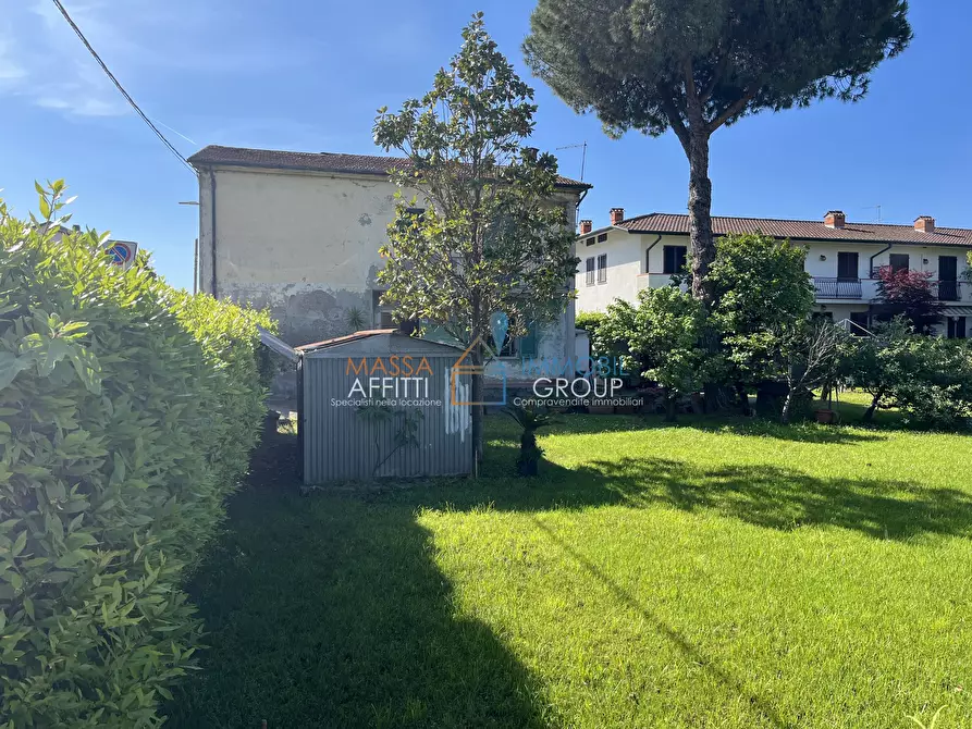 Immagine 3 di Casa indipendente in vendita  in Via Venezia 54 a Massa