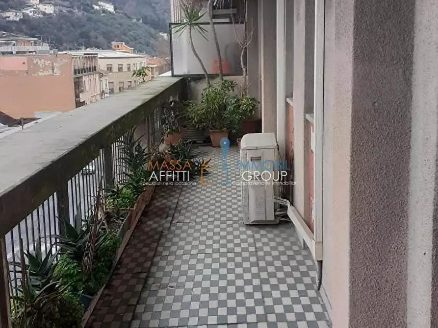 Immagine 10 di Quadrilocale in vendita  in Viale Eugenio Chiesa 7 a Massa