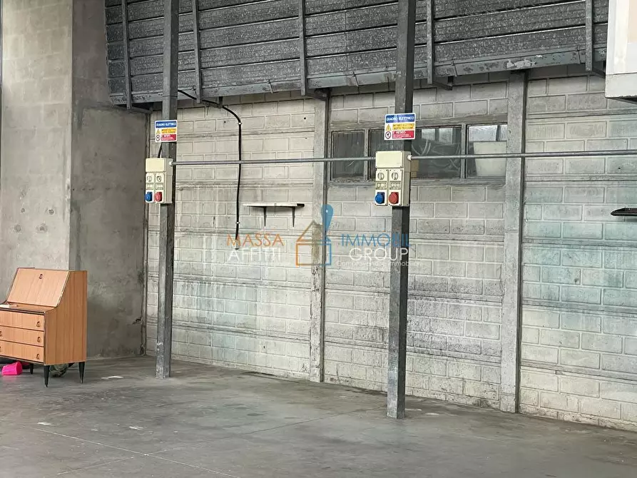Immagine 6 di Attività artigianale in affitto  in Viale della Repubblica 35 a Massa